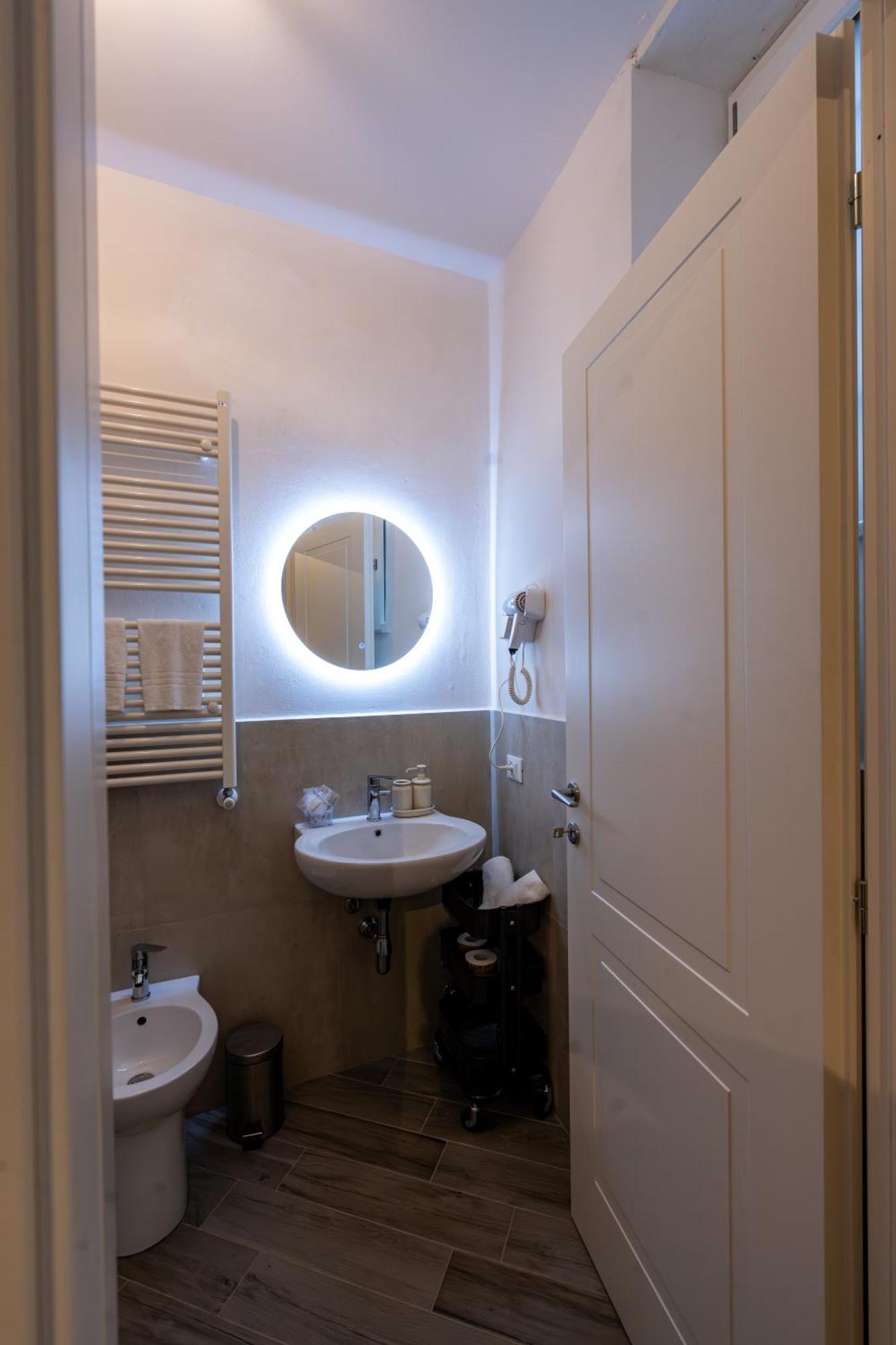 B&B Via Corsica 10 ปิซา ภายนอก รูปภาพ